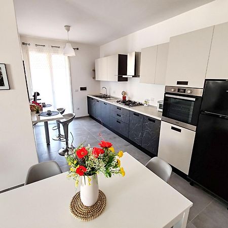 La Dama Di Loto Apartment เลชเช ภายนอก รูปภาพ