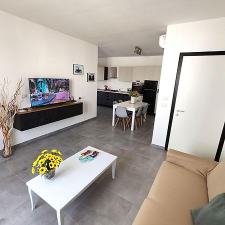 La Dama Di Loto Apartment เลชเช ภายนอก รูปภาพ